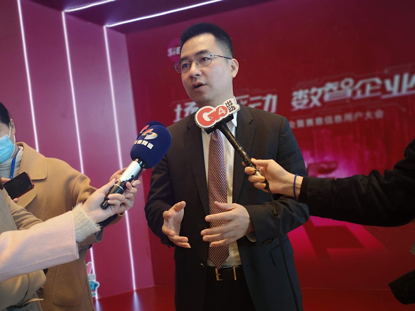 界面新闻丨黄金城集团信息张成康：智能制造业务受到疫情影响，全年净利仍将翻倍